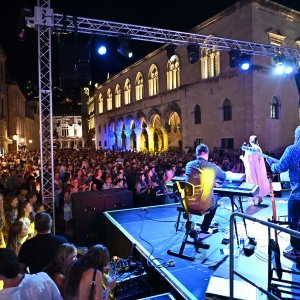 Nina Badrić u Dubrovniku
