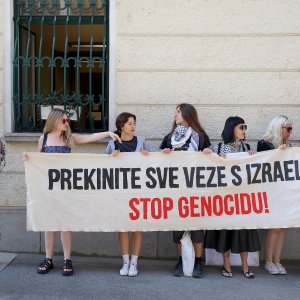 Prosvjed ispred zgrade Ministarstva vanjskih i europskih poslova