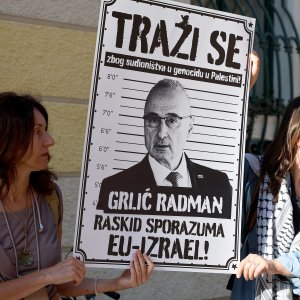 Prosvjed ispred zgrade Ministarstva vanjskih i europskih poslova