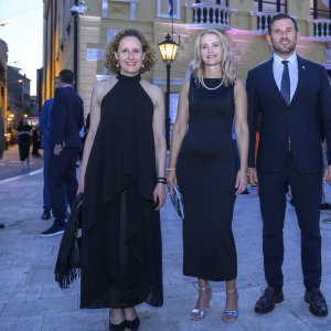 Nina Obuljen Koržinek, Tomislav Šuta i supruga Matilda Šuta