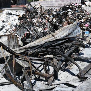 Nakon velikog požara tvornica Baumit u Siraču potpuno je uništena