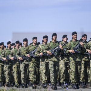Uvježbavanje pješačkih postroja za mimohod