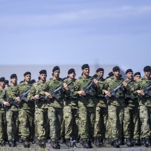 Uvježbavanje pješačkih postroja za mimohod