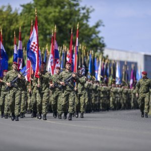 Uvježbavanje pješačkih postroja za mimohod