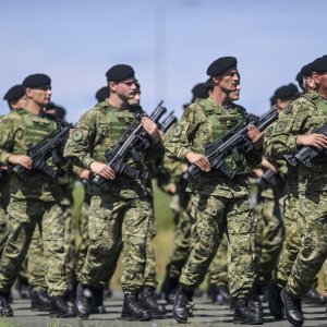 Uvježbavanje pješačkih postroja za mimohod