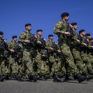 Uvježbavanje pješačkih postroja za mimohod