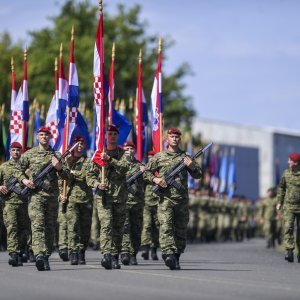 Uvježbavanje pješačkih postroja za mimohod