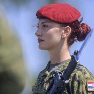 Uvježbavanje pješačkih postroja za mimohod