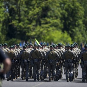 Uvježbavanje pješačkih postroja za mimohod