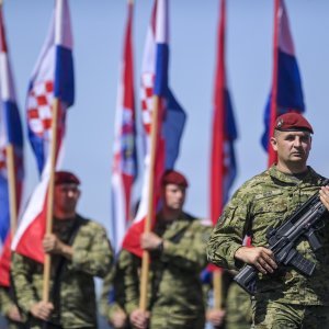 Uvježbavanje pješačkih postroja za mimohod