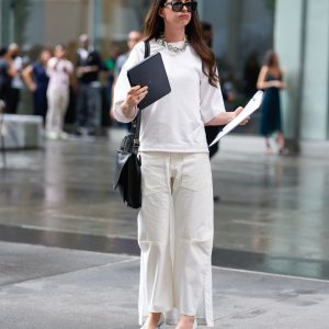 Anne Hathaway na setu filma 'Vrag nosi Pradu 2'