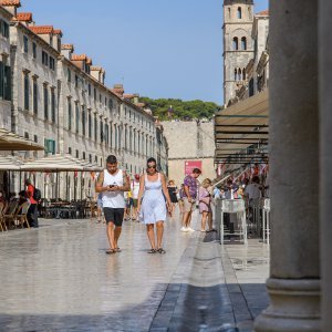Ulična moda na Stradunu