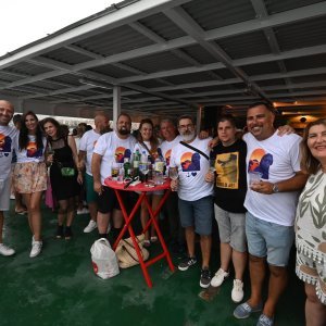 Koncert na trajektu u čast Olivera Dragojevića