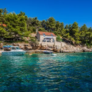 Vela Luka: Uvala Slatina