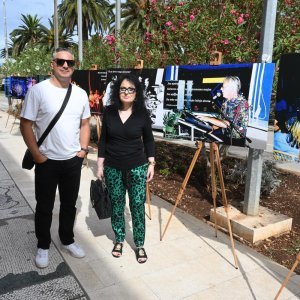Vesna i Petar Dragojević na izložbi fotografija o Oliveru