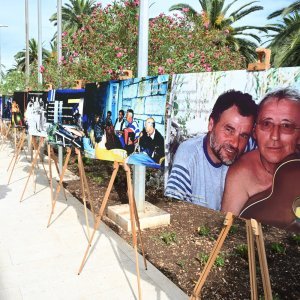 Vesna i Petar Dragojević na izložbi fotografija o Oliveru