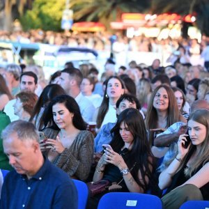 Vela Luka uoči početka koncerta 'Trag u beskraju'