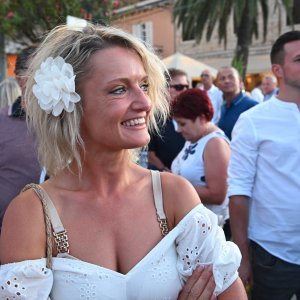 Vela Luka uoči početka koncerta 'Trag u beskraju'