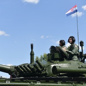 Tenk M-84