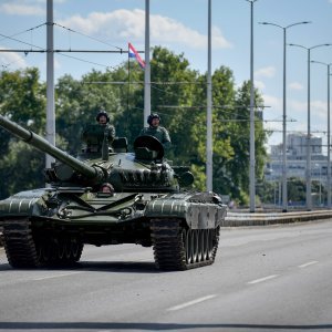Tenk M-84