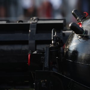 Oklopnjaci, tenkovi i druga vozila na mimohodu