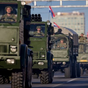 Oklopnjaci, tenkovi i druga vozila na mimohodu