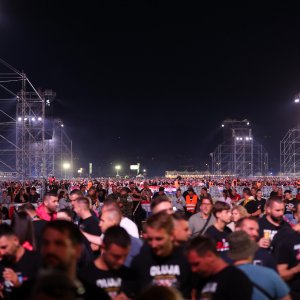 Obožavatelji čekaju Thompsonov koncert u Sinju