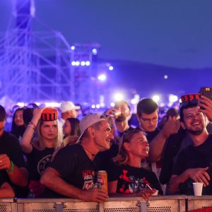 Obožavatelji čekaju Thompsonov koncert u Sinju