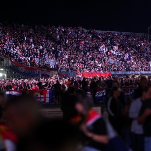 Obožavatelji čekaju Thompsonov koncert u Sinju