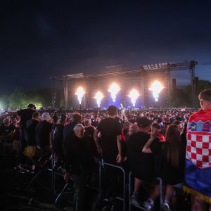 Obožavatelji čekaju Thompsonov koncert u Sinju