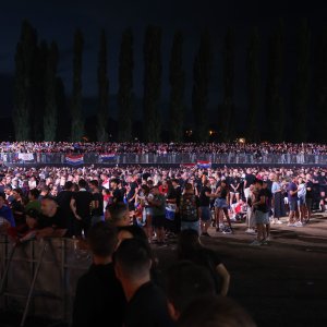 Obožavatelji čekaju Thompsonov koncert u Sinju