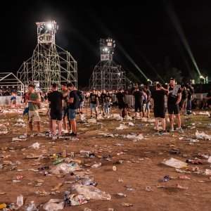 Sinjski Hipodrom nakon završetka Thompsonovog koncerta