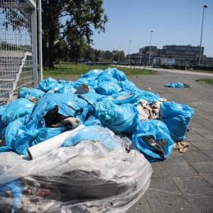 Smeće u okolici Hipodroma mjesec dana nakon Thompsonovog koncerta