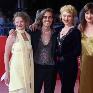 Renato Olasz, Andrea Vasković, Genoveva Petrovits