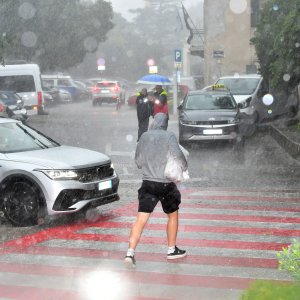 Jak pljusak iznenadio domaće i turiste na otoku Krku