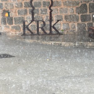 Jak pljusak iznenadio domaće i turiste na otoku Krku