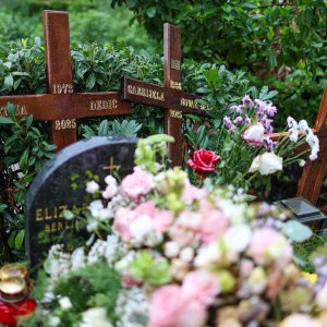 Na Mirogoju pokopana Gabi Novak uz Matiju, Arsena i svoju majku