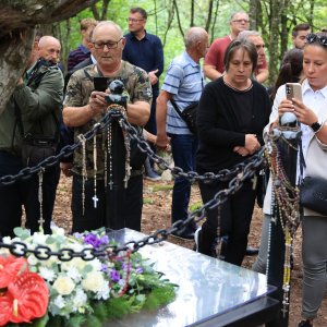 Ukop 814 žrtava Drugog svjetskog rata i poslijeratnog razdoblja ekshumiranih iz masovne grobnice jama Jazovka