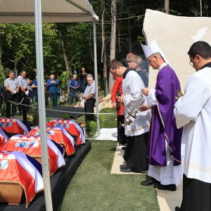 Ukop 814 žrtava Drugog svjetskog rata i poslijeratnog razdoblja ekshumiranih iz masovne grobnice jama Jazovka