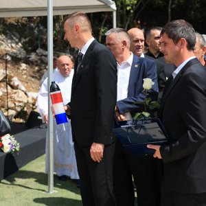 Ukop 814 žrtava Drugog svjetskog rata i poslijeratnog razdoblja ekshumiranih iz masovne grobnice jama Jazovka