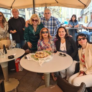 Anita Malenica s gostima na proslavi rođendana