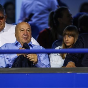 Svečana loža Maksimira na utakmici Hrvatske  protiv Crne Gore