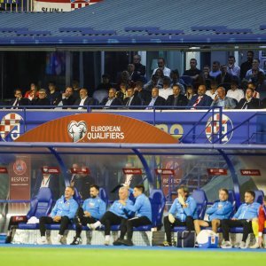 Svečana loža Maksimira na utakmici Hrvatske  protiv Crne Gore