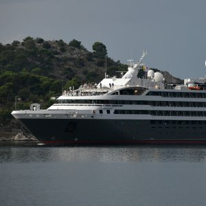 Kruzer L'Austral u Šibeniku