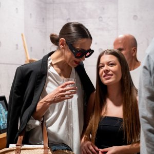 Marina Scotti i Lu Dedić na izložbi u Šibeniku
