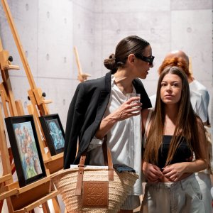 Marina Scotti i Lu Dedić na izložbi u Šibeniku