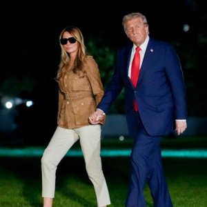 Donald i Melania Trump se vraćaju u Ameriku