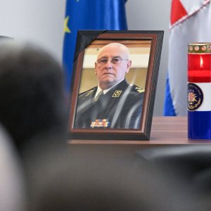 Komemoracija za generala Antu Rosu
