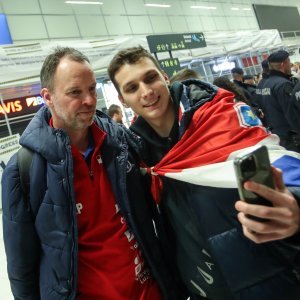 Doček rukometaša u Zračnoj luci Franjo Tuđman