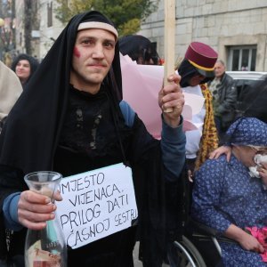 Održan Kambelovski krnjeval i zapaljen krnje 'Yugo'